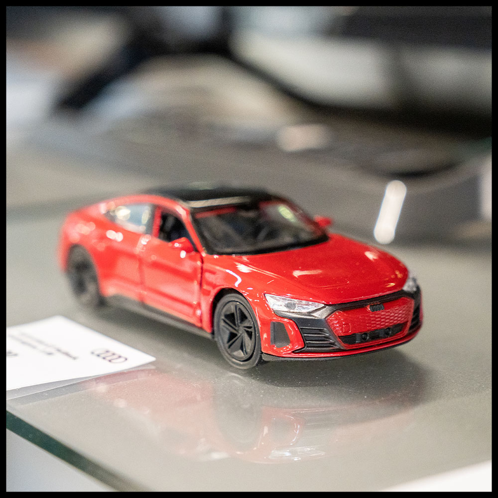 Audi e-tron GT pullback rood MIG Motors