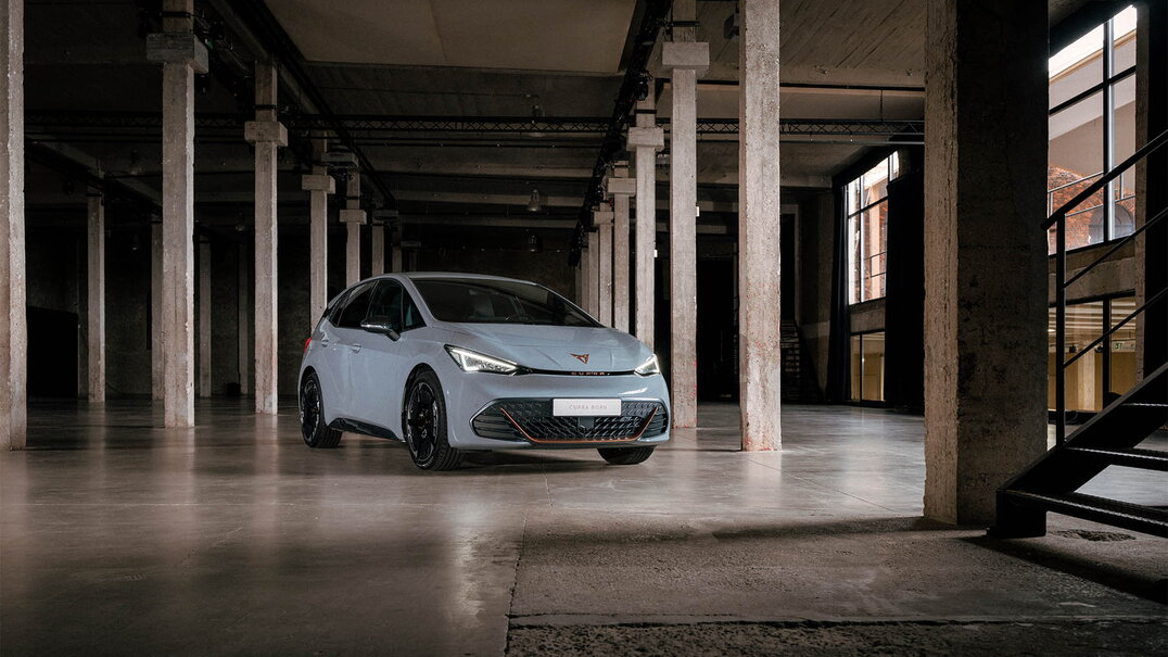 CUPRA Born Carrousel Corporate Edition - MIG Motors