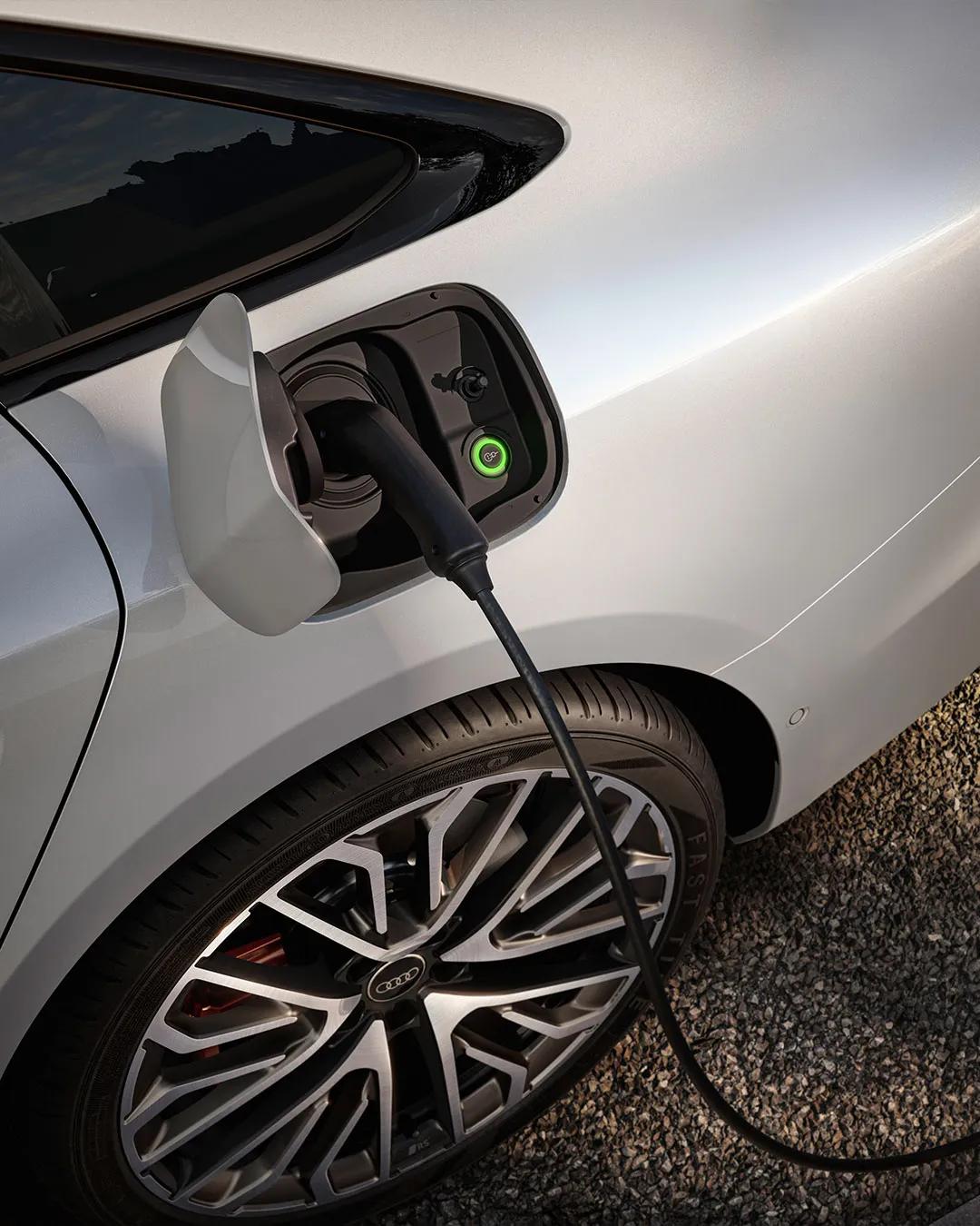 Audi A6 e-hybrid MIG Motors