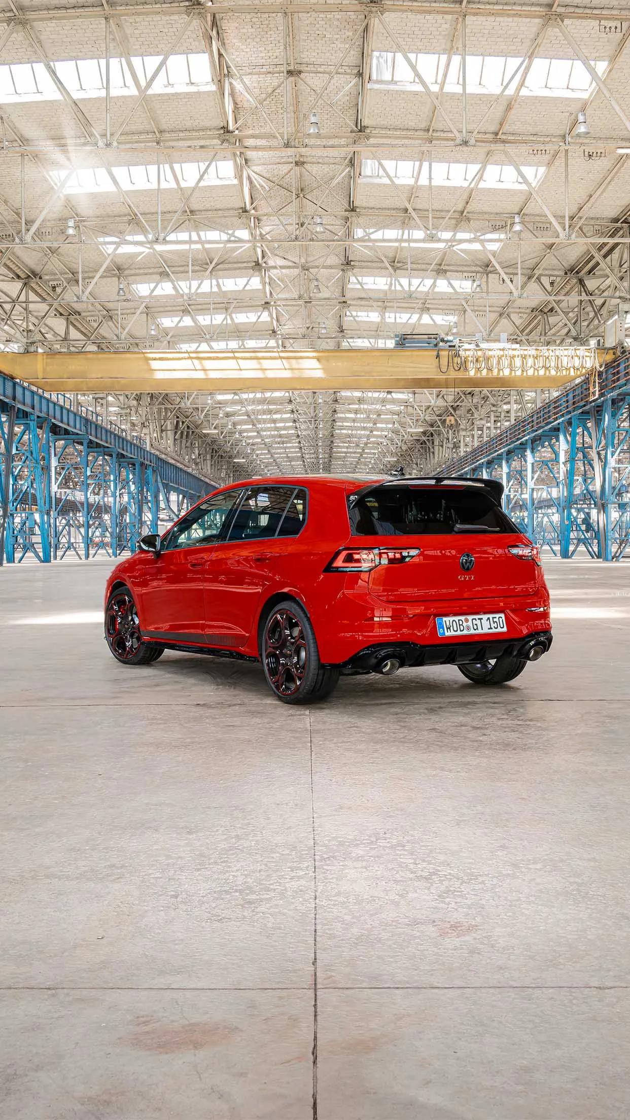 Volkswagen Golf GTI EDITION 50 achterkant MIG Motors