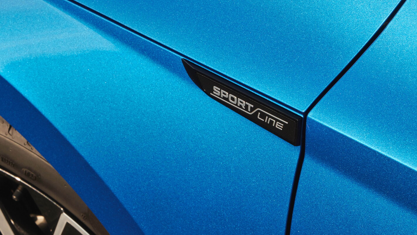 Skoda Octavia Sportline badge 